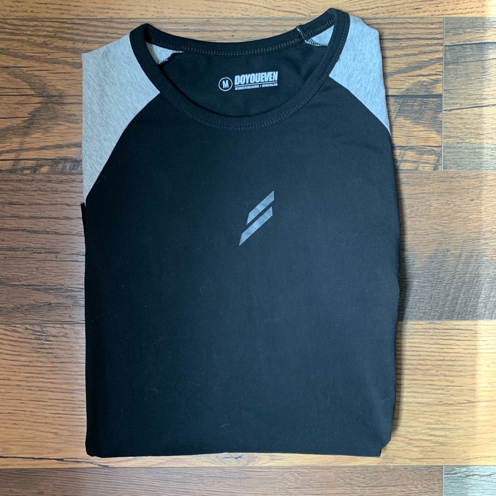 Men’s athletic baseball Tee